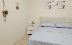 Downtown Boulevard Apartment With A Cute Balcony!